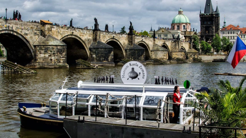 Nave Elektronemo