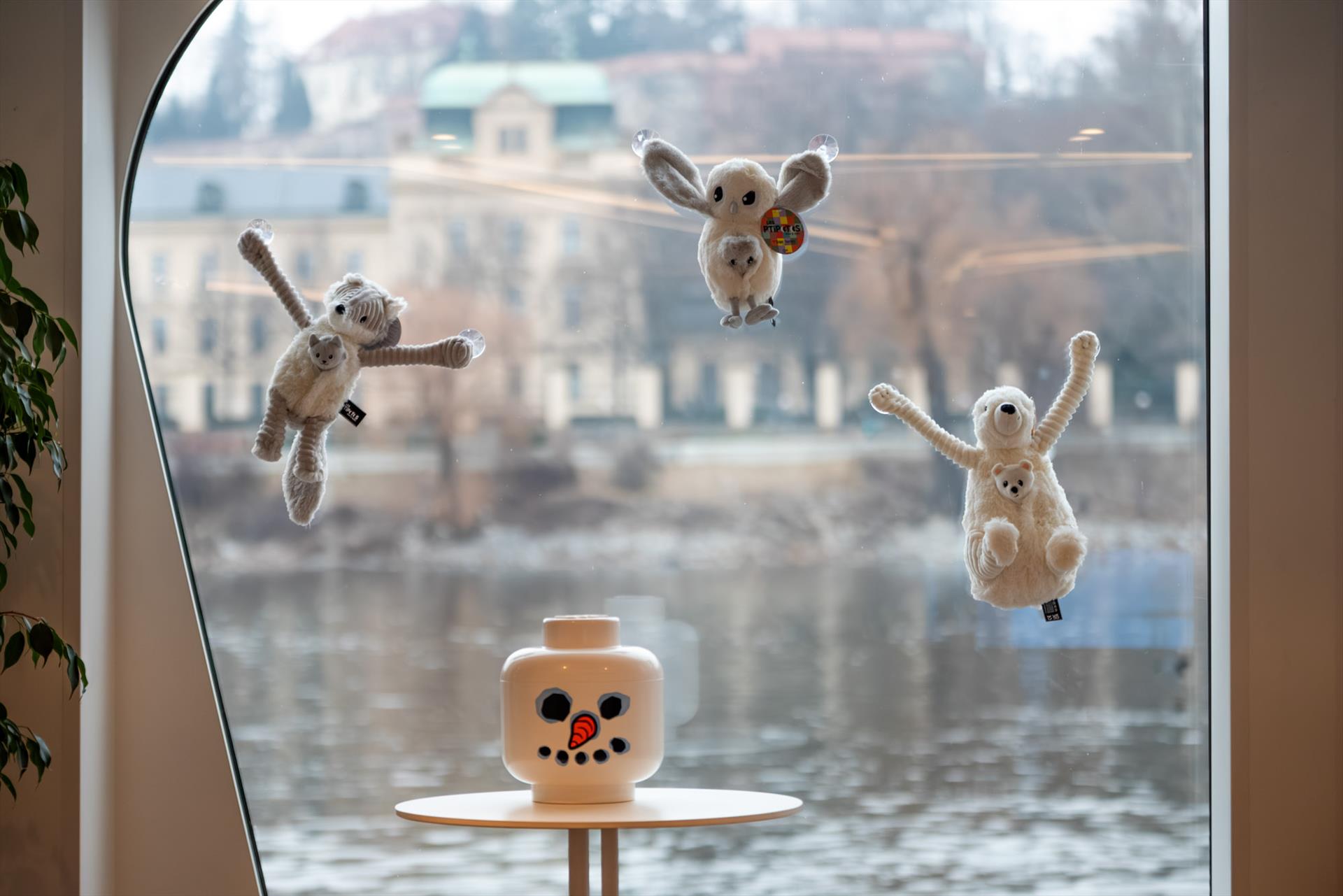 Frozen has dropped anchor on the Vltava